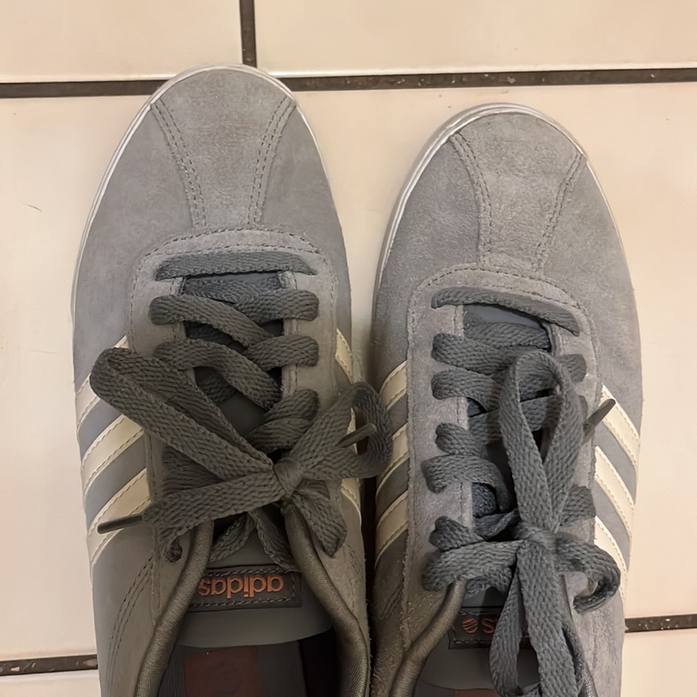 Adidas neo similar to samba gazelle